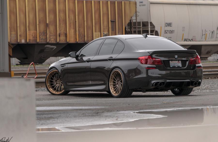  BMW M5 on ADV.1 Wheels (ADV15R TS CS) 2016 года  (фото 9 из 10)